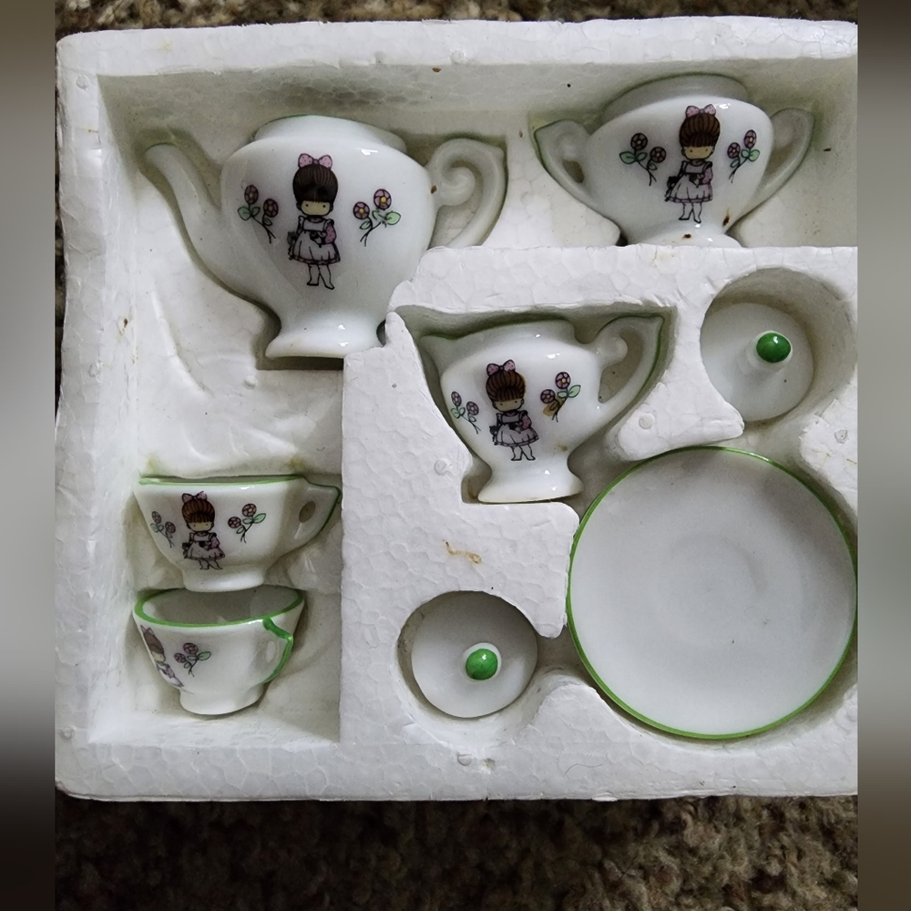 Mini antique tea set